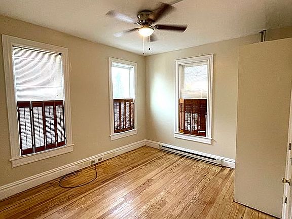 5th image of 42 Ann St