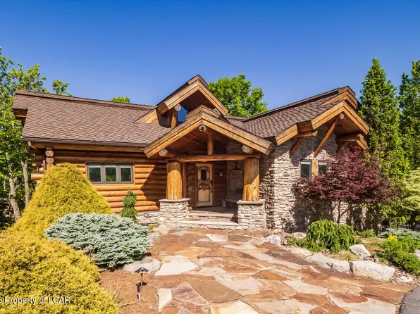 23 Oyster Bay Ct, Hazle Township, PA 18202
