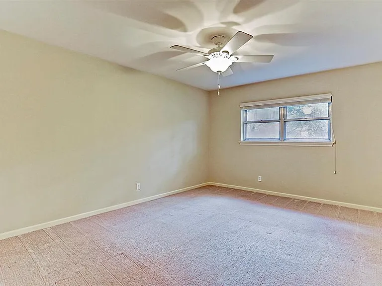 10626 Fairlane Dr — Photo 16