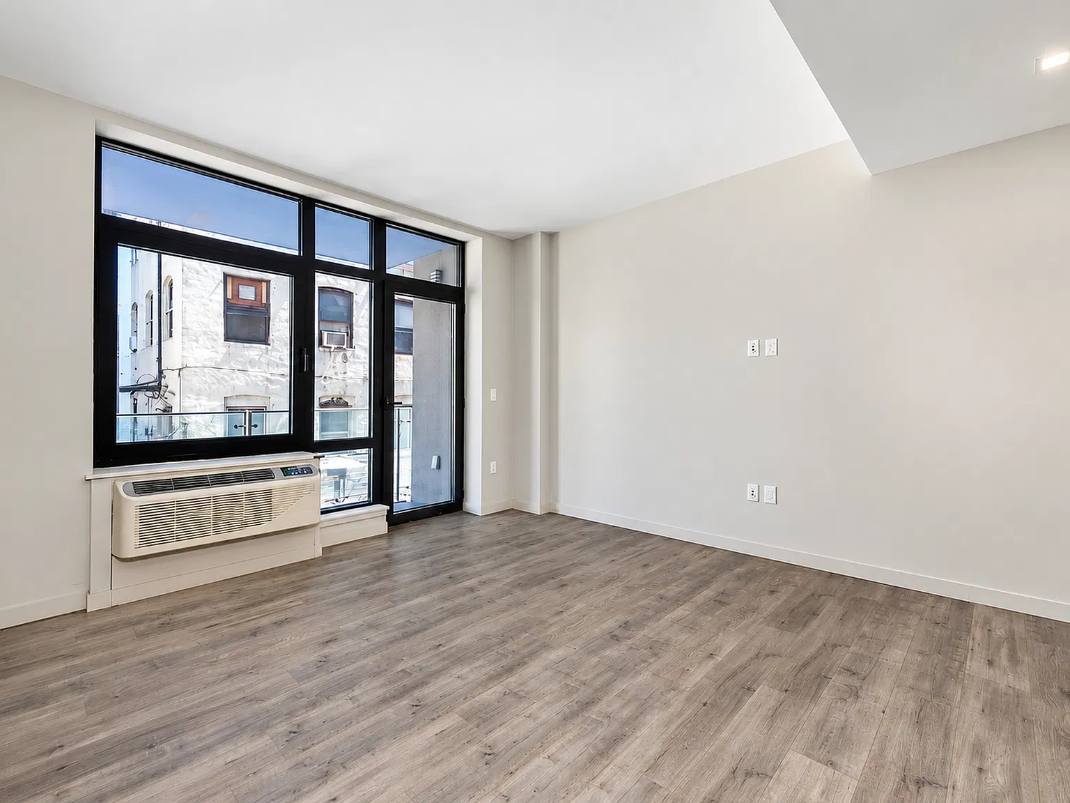 114 Mulberry St — Photo 1