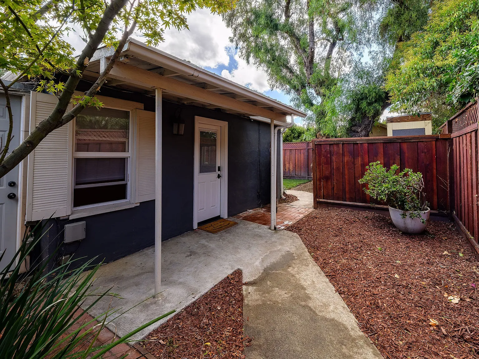 1166 El Solyo Ave — Photo 2