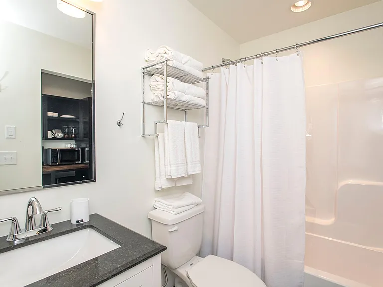 1208 Elmwood Ave — Photo 16