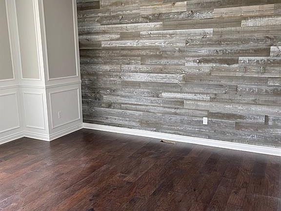 3rd image of 53213 Westwood Park