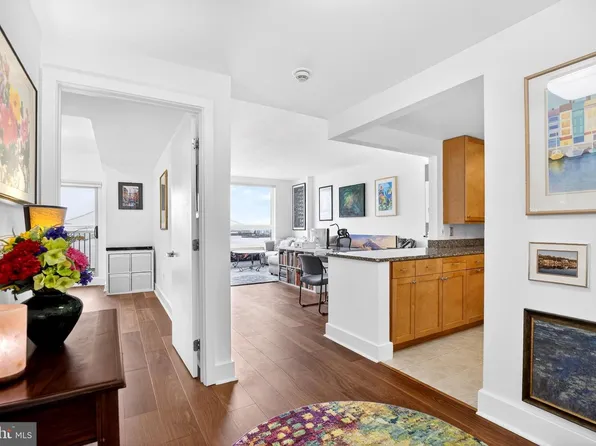 717 S Chris Columbus Blvd Unit 916, Philadelphia, PA 19147