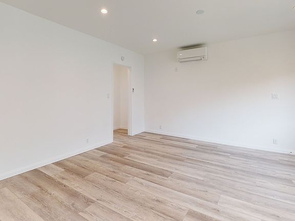 4th image of 1931 Wilcox Ave APT 1