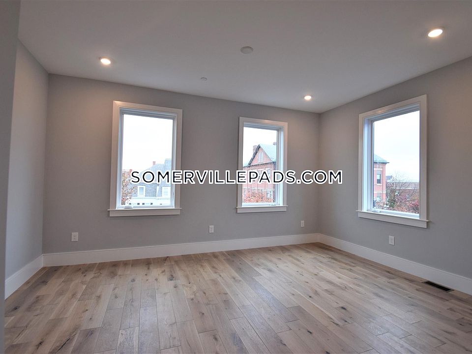 2nd image of 265 Washington St #3NG
