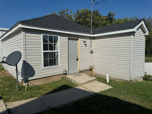 215 E Cherry St #6, Troy, MO 63379