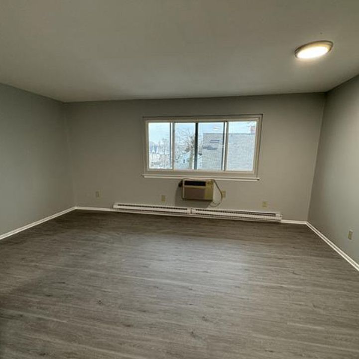 2nd image of 1795 North Ave APT 13