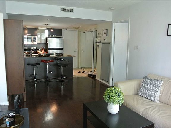 4th image of 38 Grenville St #309