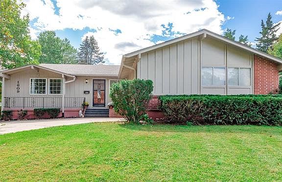 2nd image of 1609 NE 68th Pl