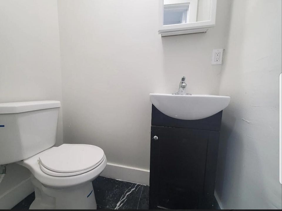 1st image of 192 Roseville Ave #2