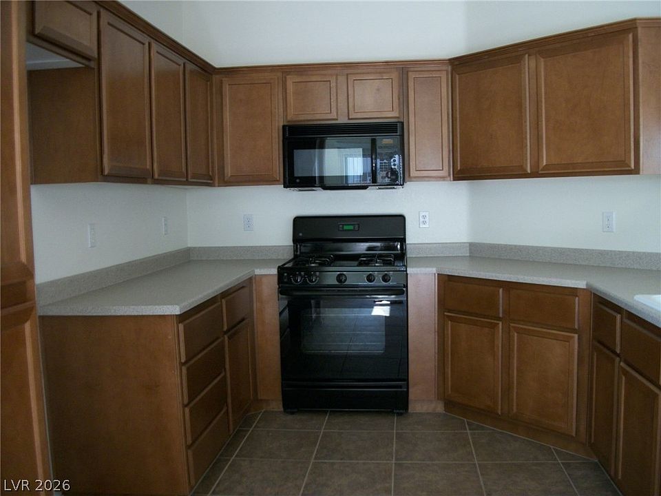 2nd image of 1015 Appaloosa Hills Ave