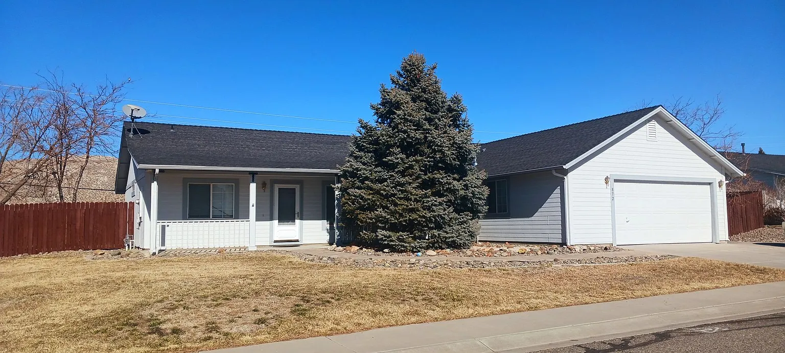 872 Ridgecrest Dr photo 1