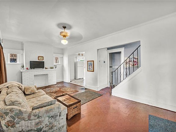 5th image of 1656 Wagar Ave