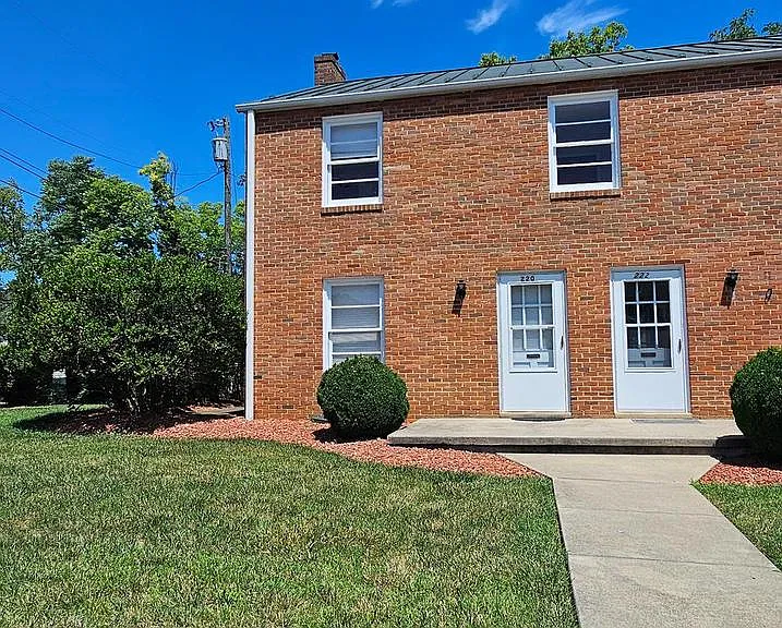 220 E Whitlock Ave — Photo 14