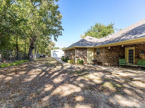4th image of 1819 Lake Highland W