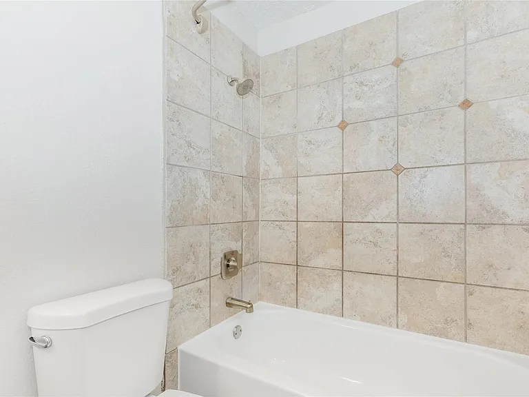 6008 N Lamar Blvd #204 — Photo 9