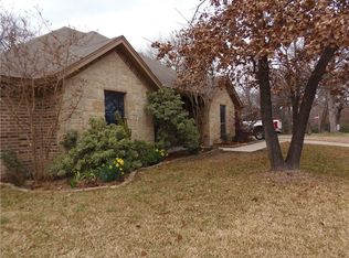 137 Ty Ln, Azle, TX 76020