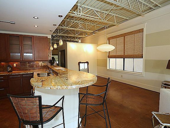 2nd image of 1722 Washington Ave #1722D