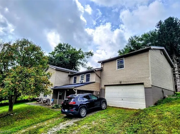 56276 2nd St, Bellaire, OH 43906