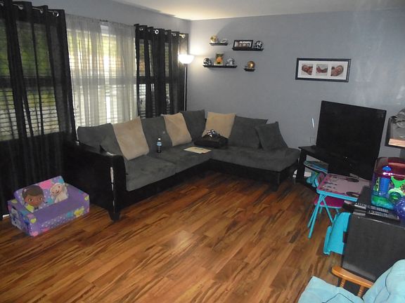 3rd image of 1190 Elderwood Ave