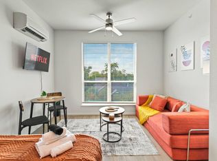 601 W 9th St #ID1373717P, Dallas, TX 75208
