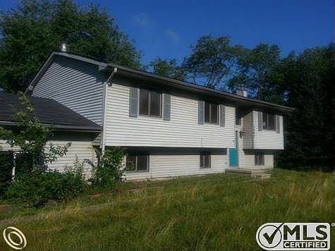 1465 Ortonville Rd