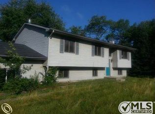 1465 N Ortonville Rd, Ortonville, MI