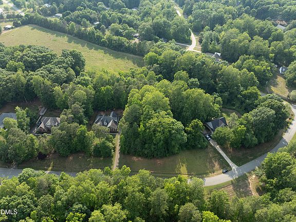 3rd image of 100 River Bend Dr #2