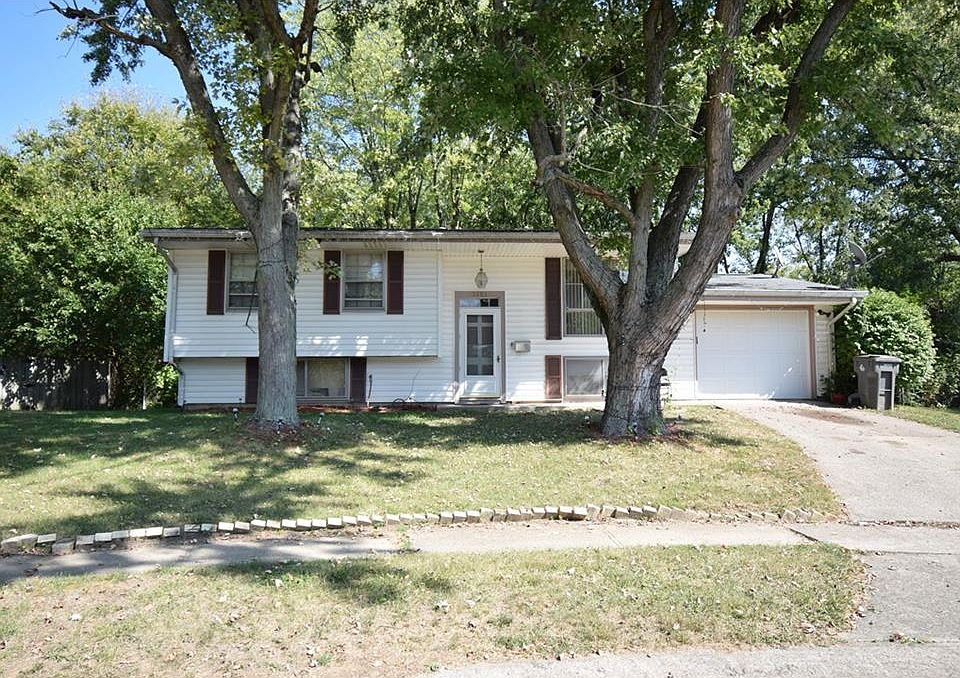 2nd image of 6101 Regina Cir