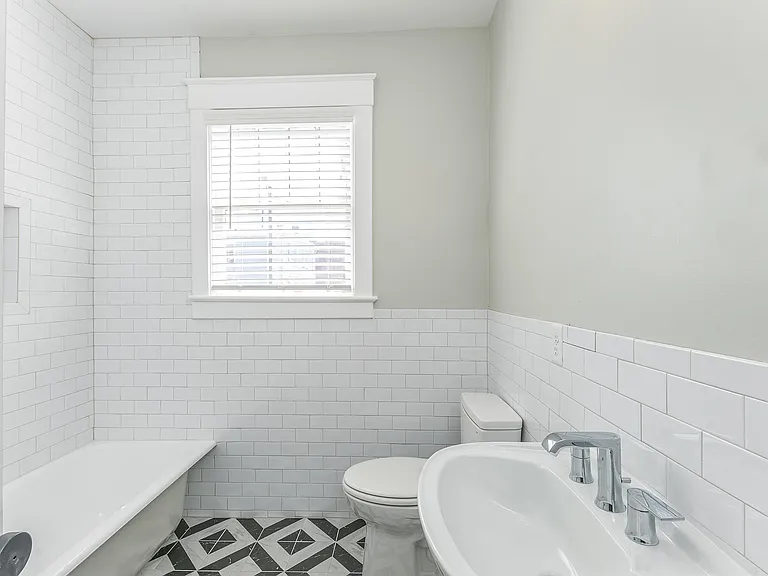 114 W Anderson St #B — Photo 14