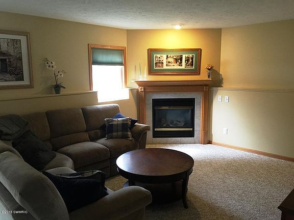 3rd image of 1720 Scenic Oak Ln