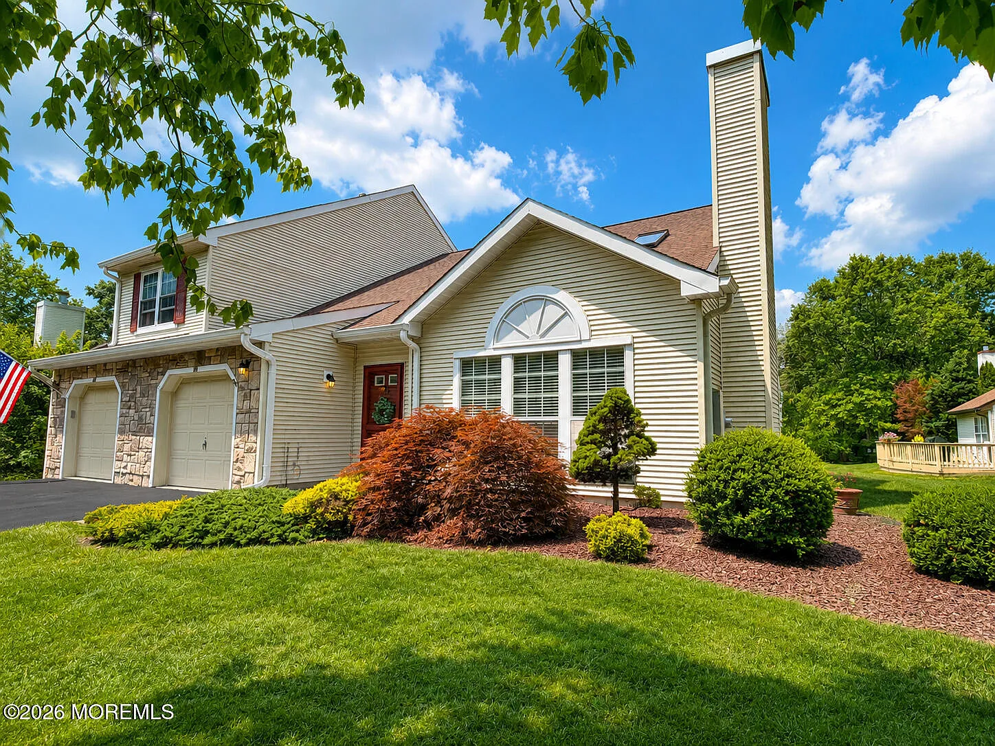3 bed, 2.5 bath, 1922 sqft, $4,200 — Photo 2