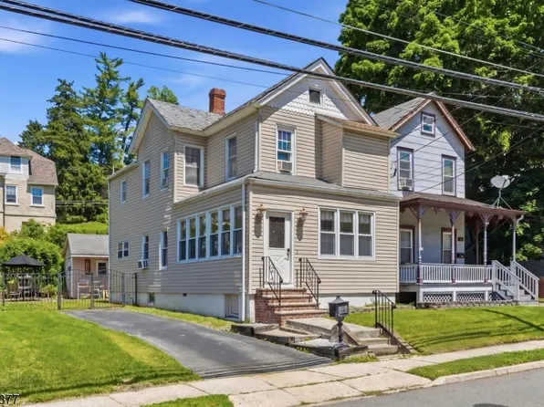 88 1/2 Madison St, Newton Town, NJ 07860