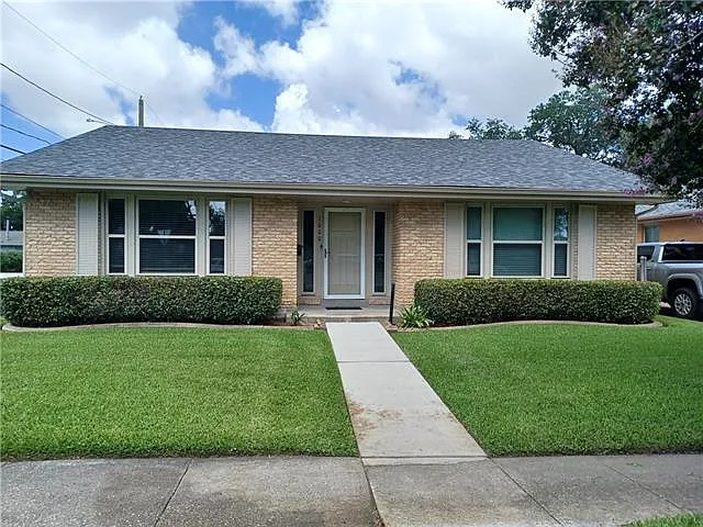 1000 Bonnabel Blvd — Photo 1