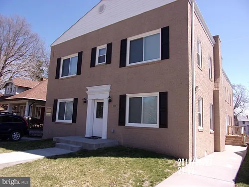 202 Broadway St #202 Photo 1