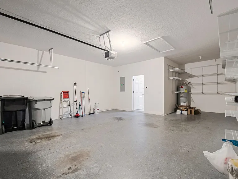 1904 Candlenut Cir — Photo 64
