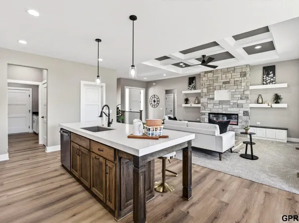 18309 Acorn Dr, Gretna, NE 68028