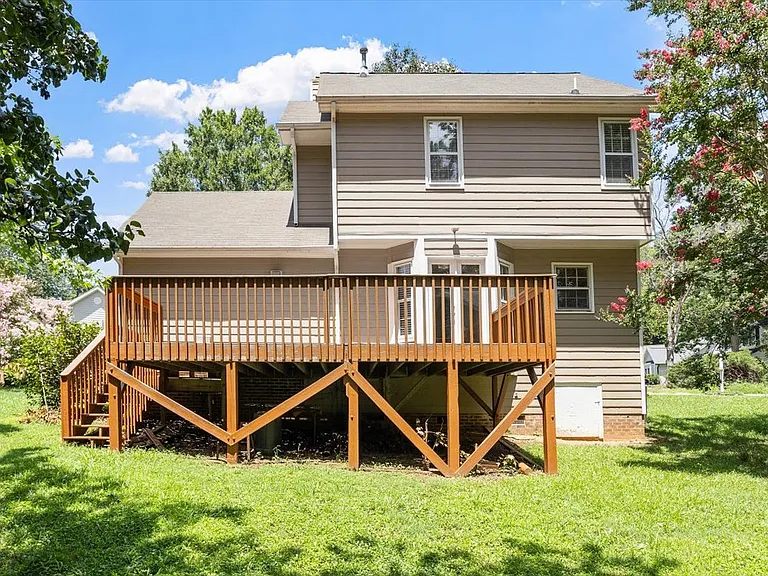 302 Wax Myrtle Ct — Photo 8