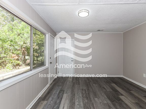 12996_005_living_room_5.jpg