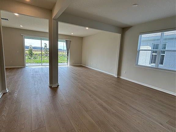 4th image of 6798 Willow View Ave