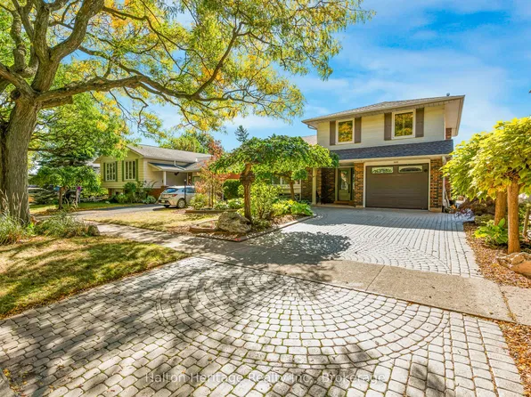 588 Louise Dr, Burlington, ON L7L 2T9