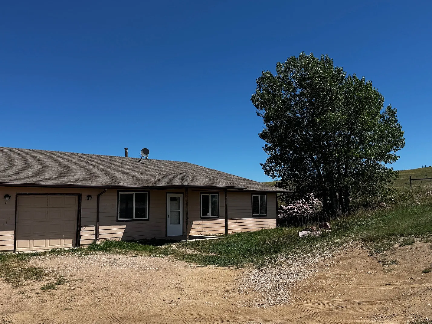 3 bed, 1040 sqft, $1,695 — Photo 1