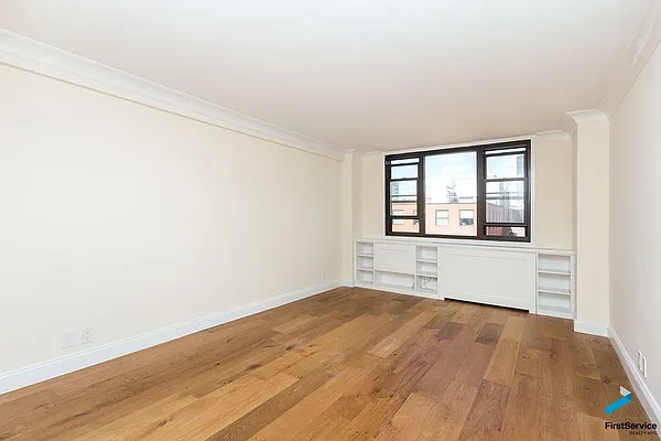 Sold by FirstService Realty (legacy) | media 6