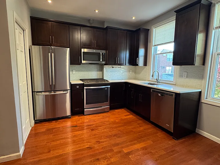 307 Henry St #2 — Photo 2