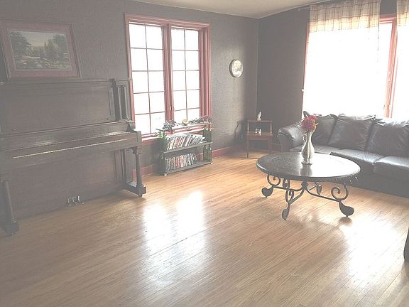 3rd image of 235 Webster Ave #Avw3-p3