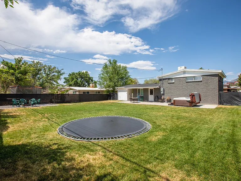 1020 E Diamond Way — Photo 6