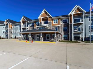 2592 Middle Rd #203, Bettendorf, IA 52722