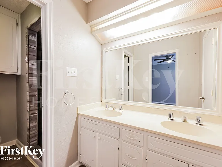 3944 Misty Meadow Dr — Photo 11