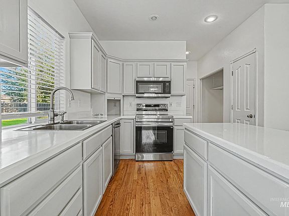 3rd image of 2564 N Monaco Way